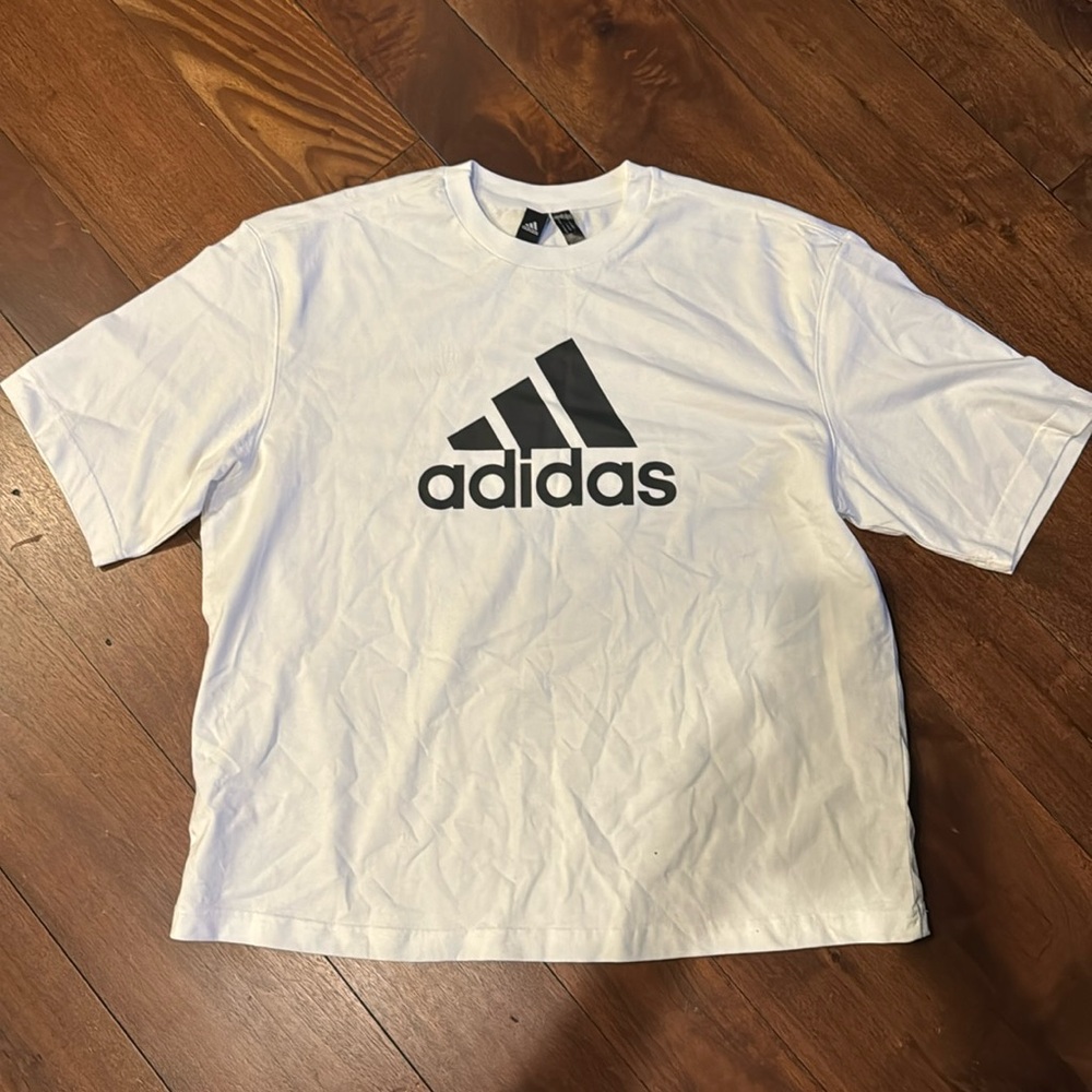 Oversized women’s Adidas white t-shirt
